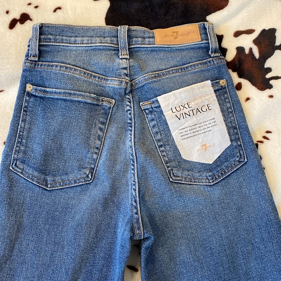 7 For All Mankind High Rise Luxe Vintage Boyfriend Jeans NWT - Picture 4 of 8